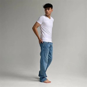 Мужские футболки в белом и чёрном цвете 1300 сом От