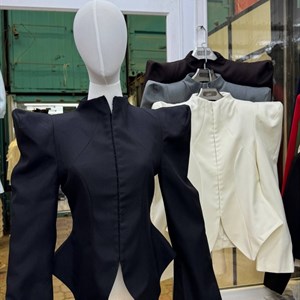 Женский жакет на крючках из ткани Тайвань Милано — черный, шоколадный, айвори