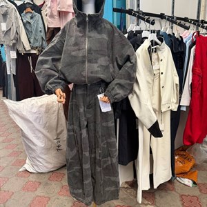 Женский костюм скоро в наличии — предварительная бронь
