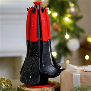 Кухонные аксессуары играют немаловажную роль ровно