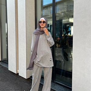 удобная спортивная двойка для сестер В горы   на море